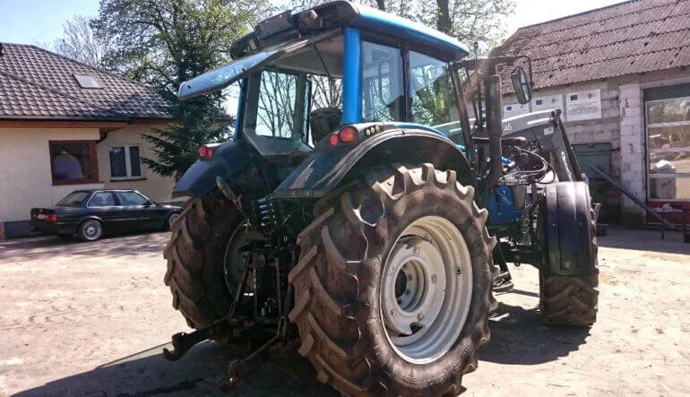 Valtra_N141 traktor na wynajem